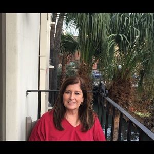 Meet your Posher, Stacy